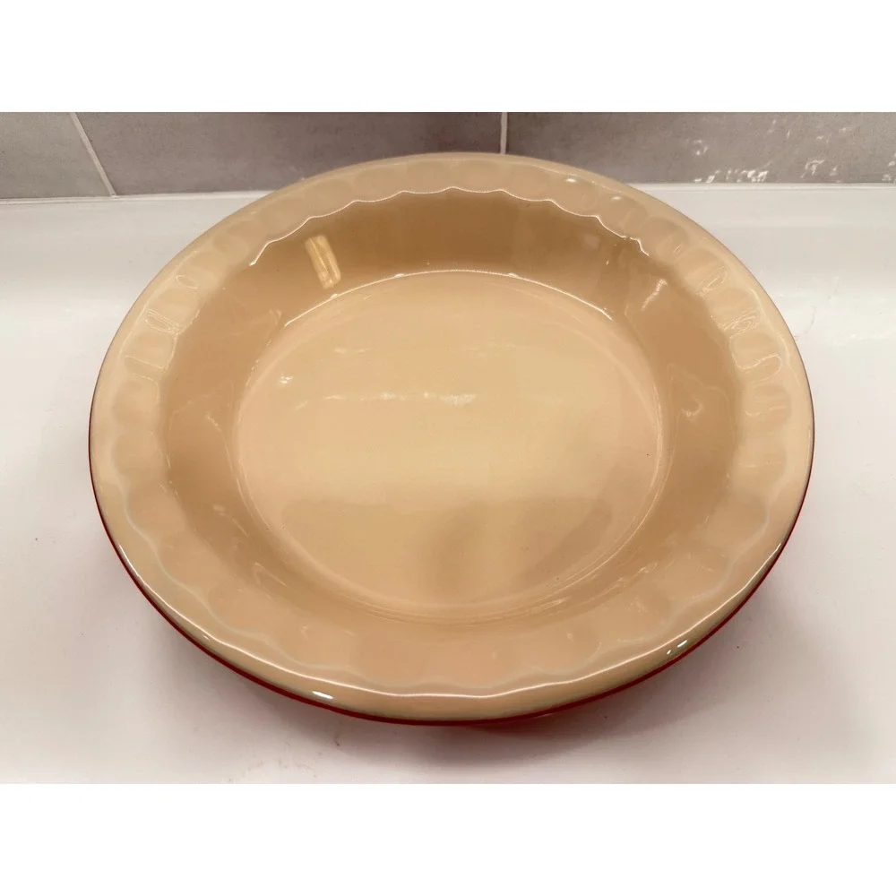 Le Creuset Stoneware Heritage Scalloped Pie Dish 9 Inch Cherry Red 14-41